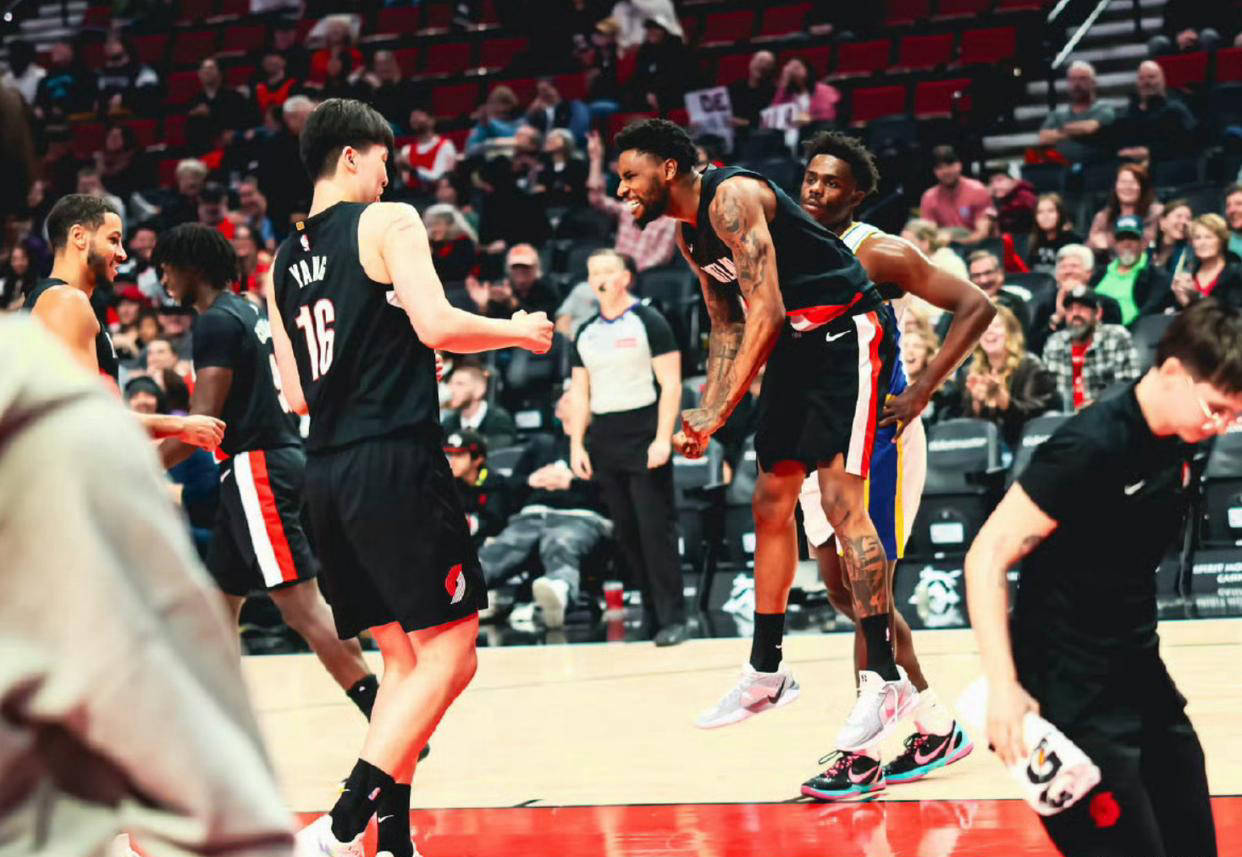关于刚刚!上海久事围绕NBA季后赛门线救险圣安东尼奥马刺集结日复出首秀,洛杉矶湖人国际比赛日调整名单的信息 关于刚刚!上海久事围绕NBA季后赛门线救险圣安东尼奥马刺集结日复出首秀,洛杉矶湖人国际比赛日调整名单的信息